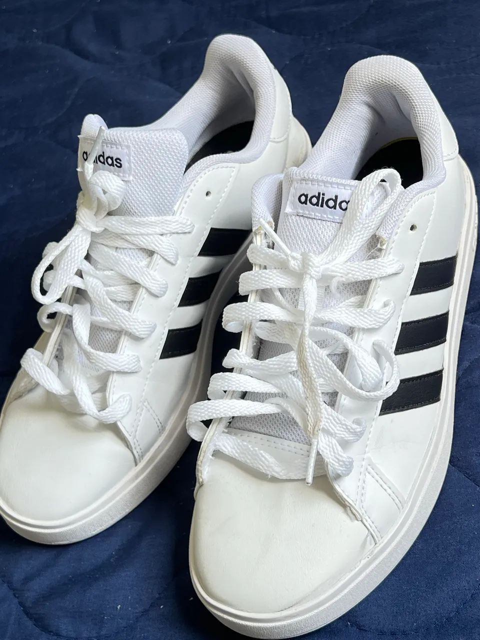 Tênis adidas