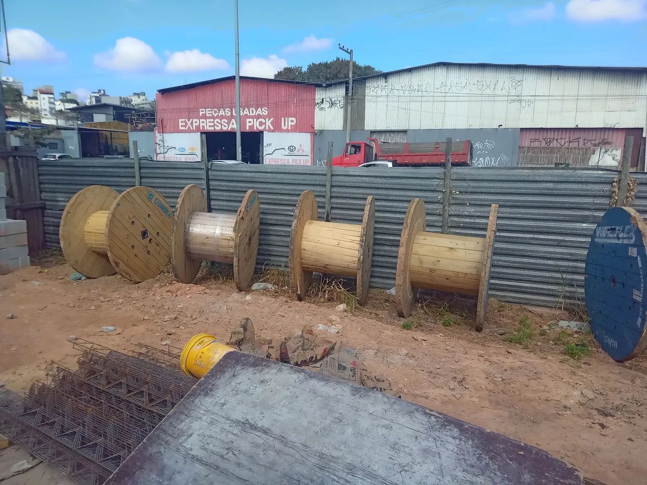 Bobinas de madeira para fazer messas - Foto 2