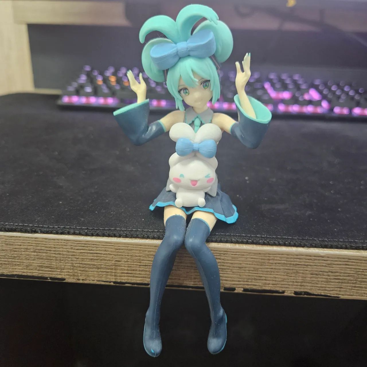 Figure Hatsune Miku x Cinamon roll
