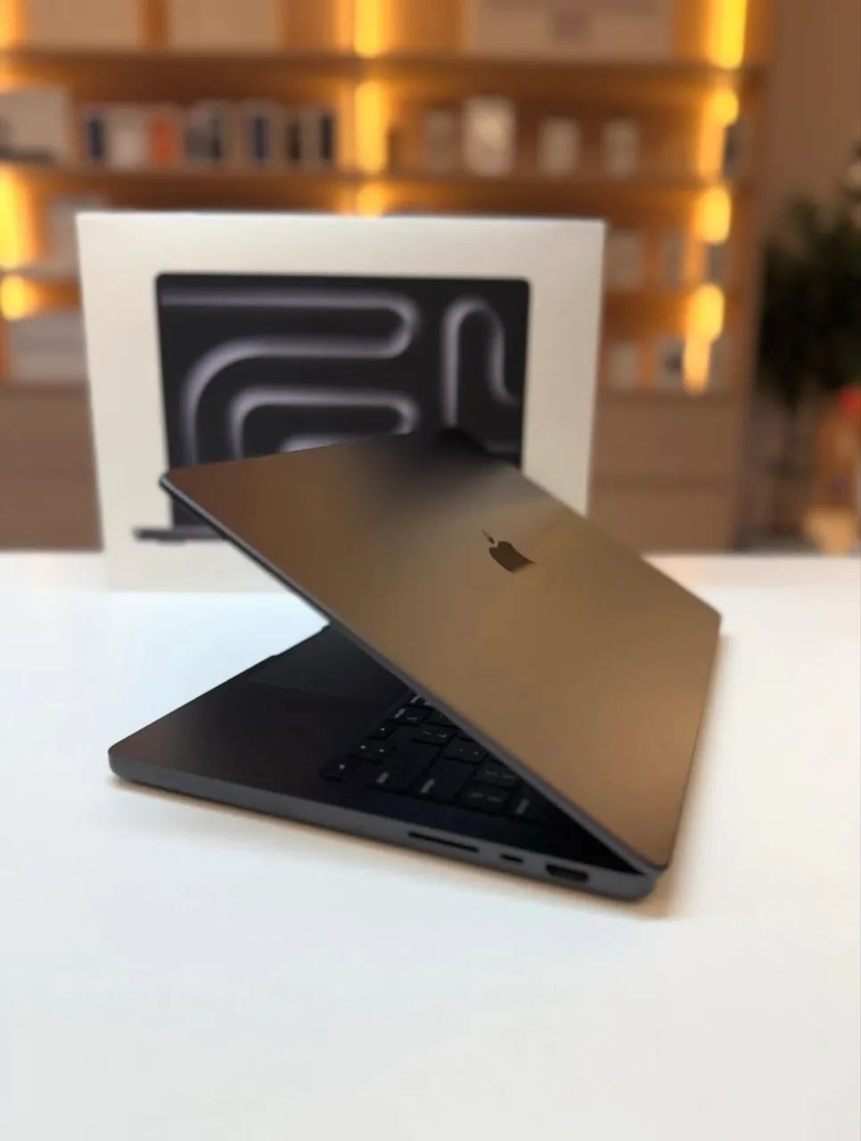 MacBook M5 Max 2TB 36 Ram NOVO 