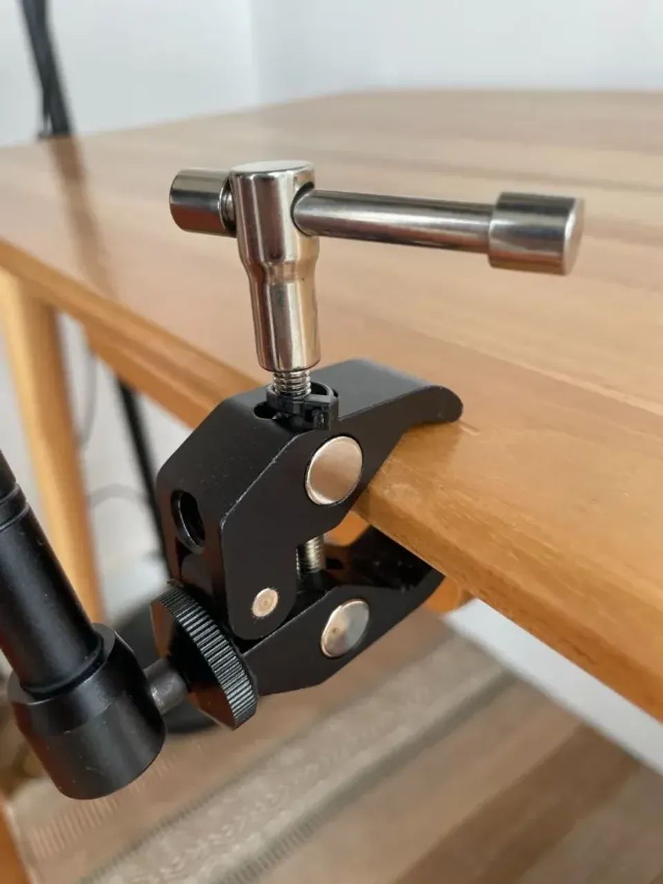 Luminária Articulada Estilo Cinema com Garra - Foto 2