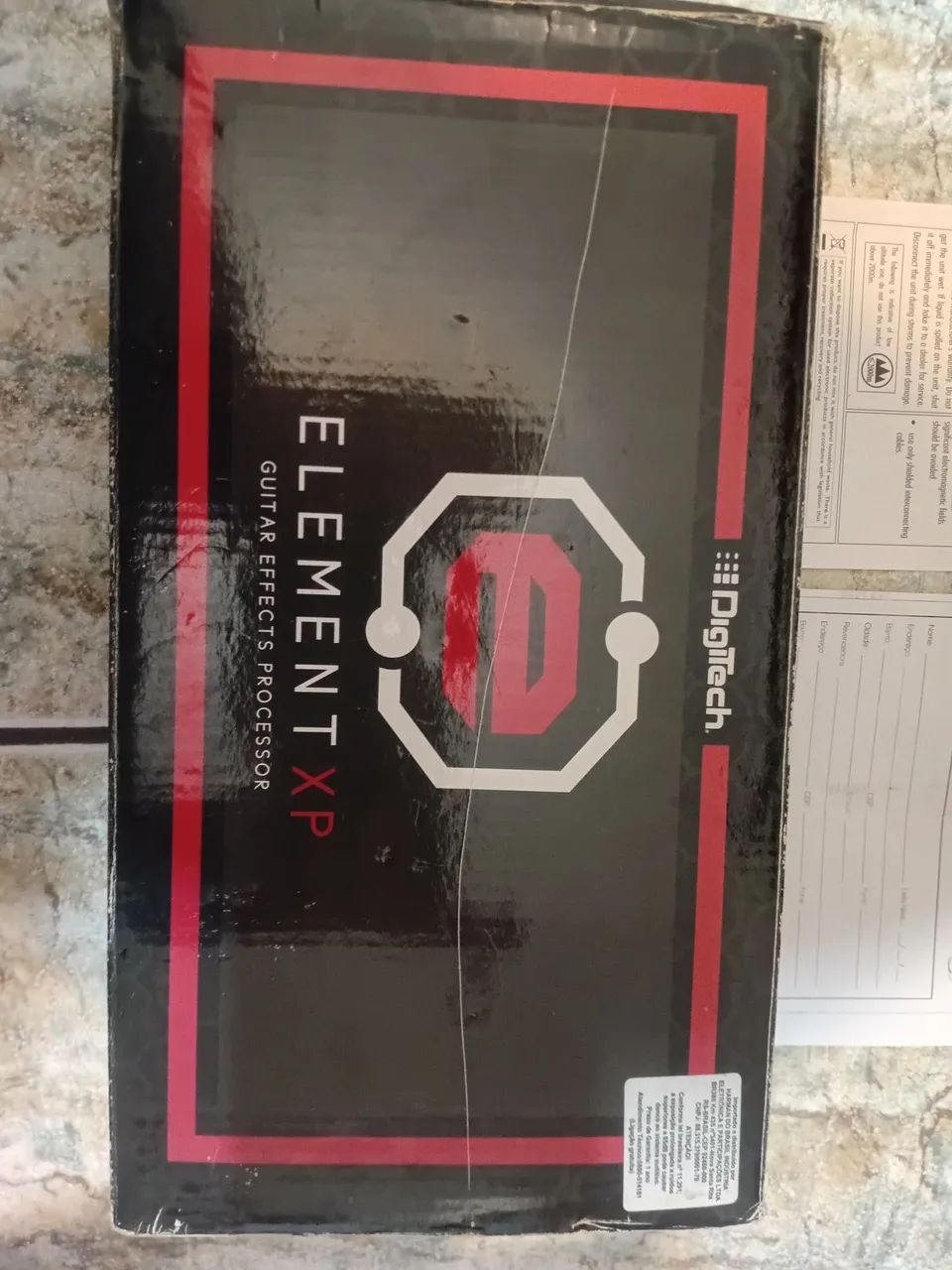 Pedaleira Digitech Element XP na caixa, fonte e manuais originais