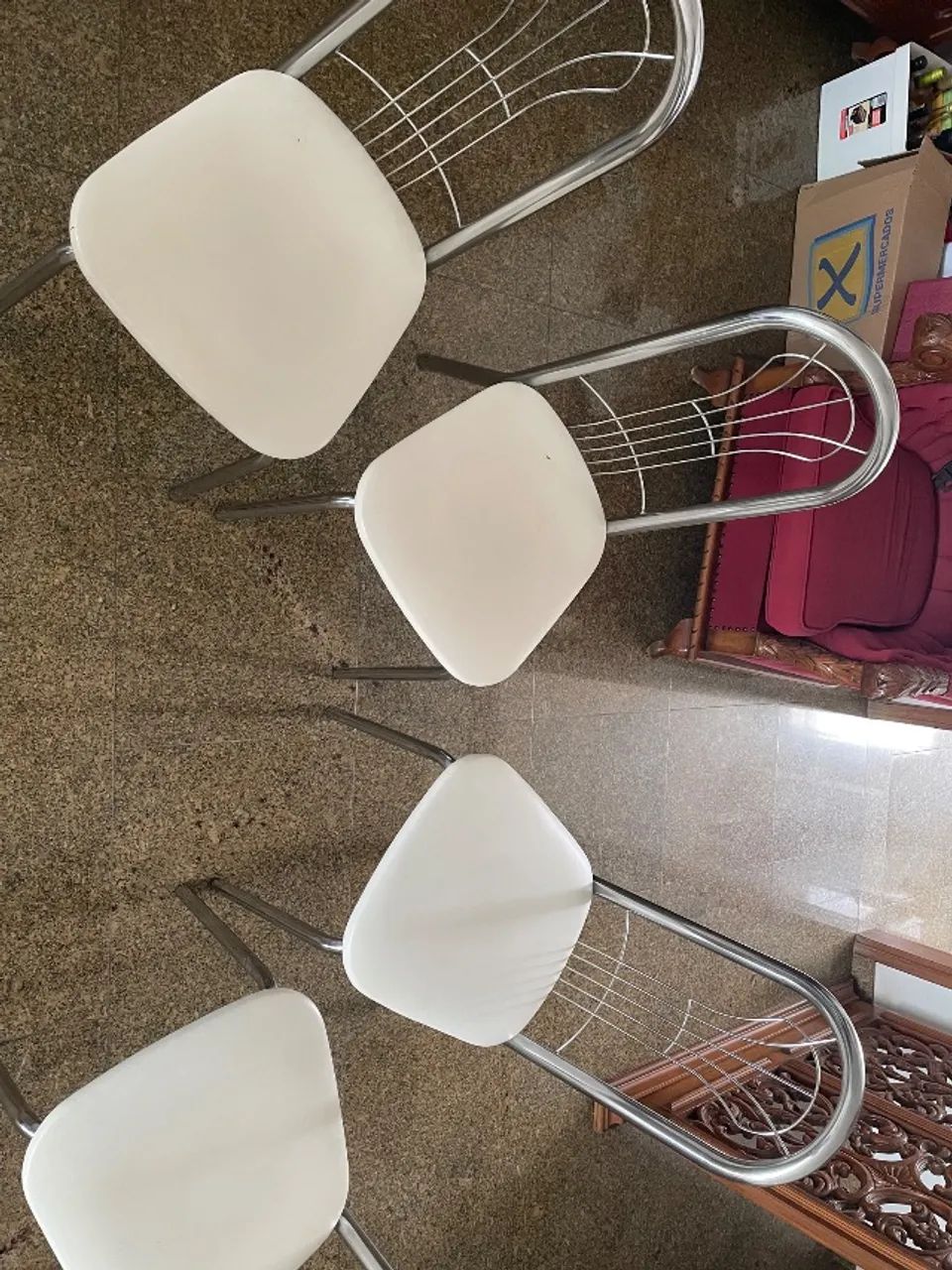 4 Cadeiras Cromadas com Estofado Branco - Excelente Estado - Foto 3