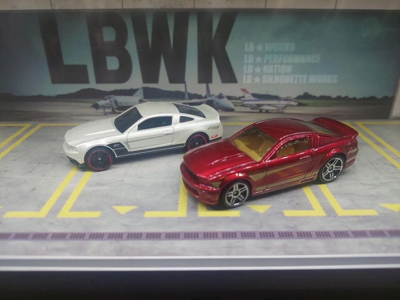 Hot Wheels combo Mustang 1/64 - Foto 4