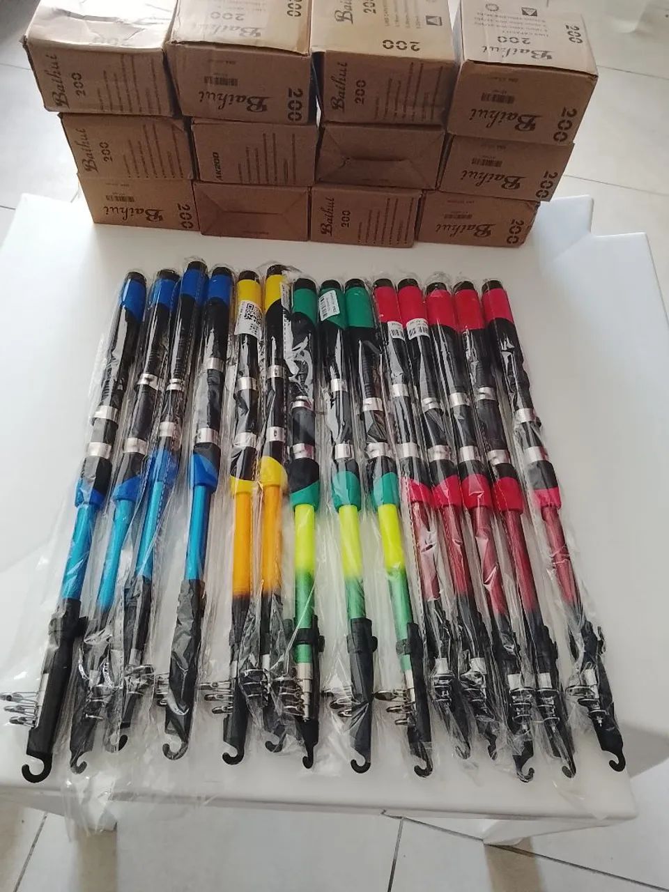 Varinhas d pesca 1.80mt completa com 2 isca artificial e 10 anzóis d brinde 