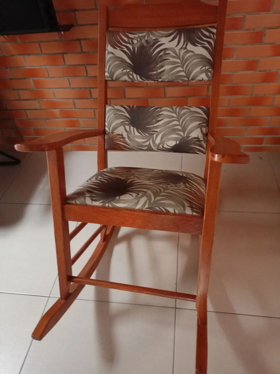 Cadeira de balanço rústica 