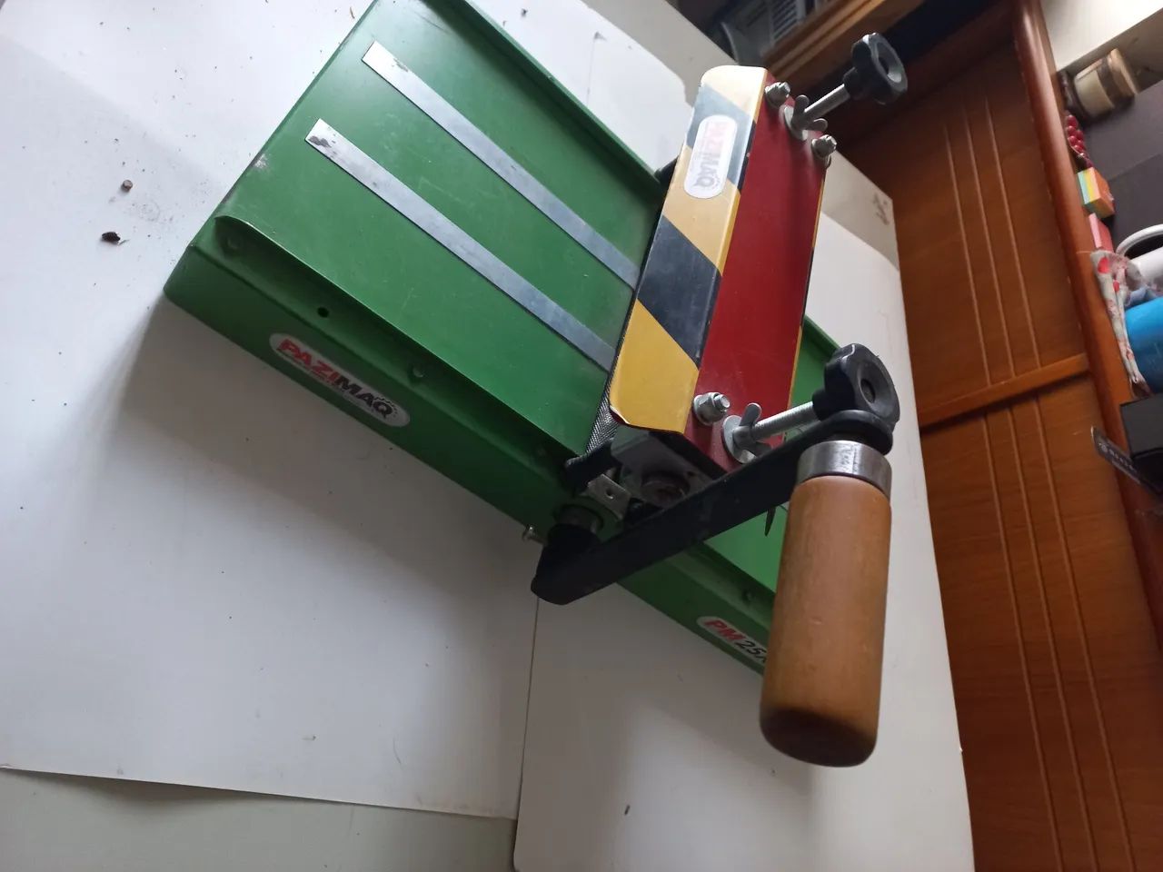 Maquina de Corte e vinco tipo calandra - Foto 2