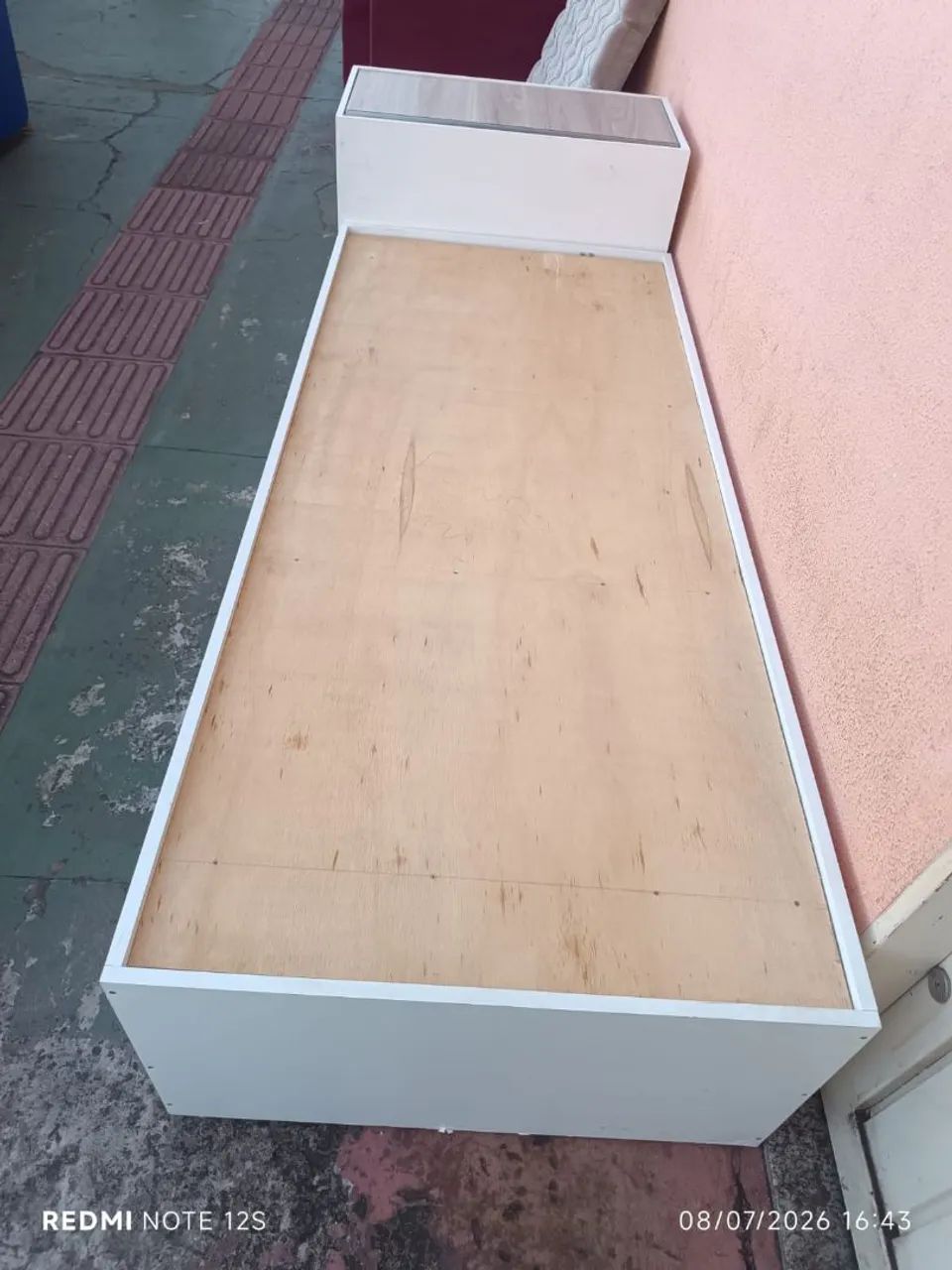 Cama de solteiro de MDF com baú e gaveta - Foto 2