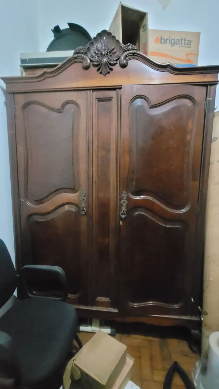 Armário Guarda Roupa Clássico madeira  - Foto 4