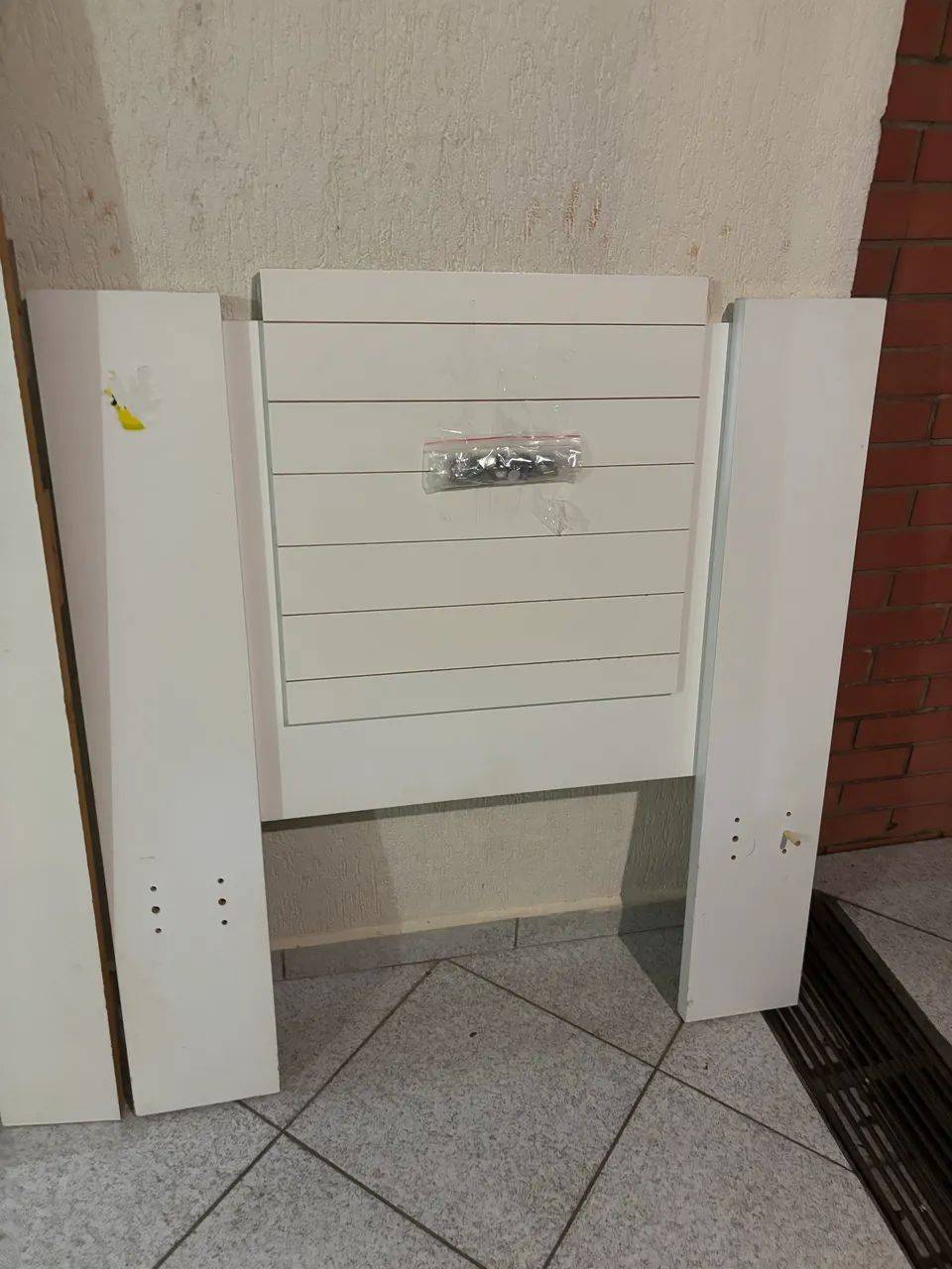Vendo cama de solteiro de madeira MDF - Foto 5