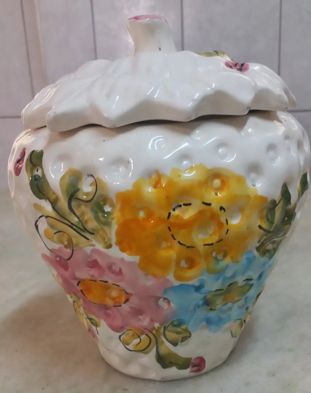 Vaso de porcelana antigo - Colorido - Modelo morango - Foto 2