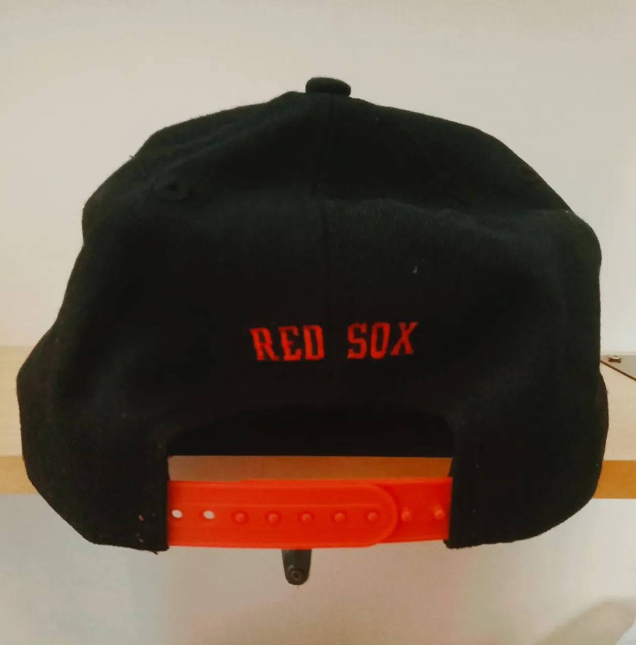 Boné new Era Boston Red Six(Original!)<br><br>novíssimo! - Foto 3
