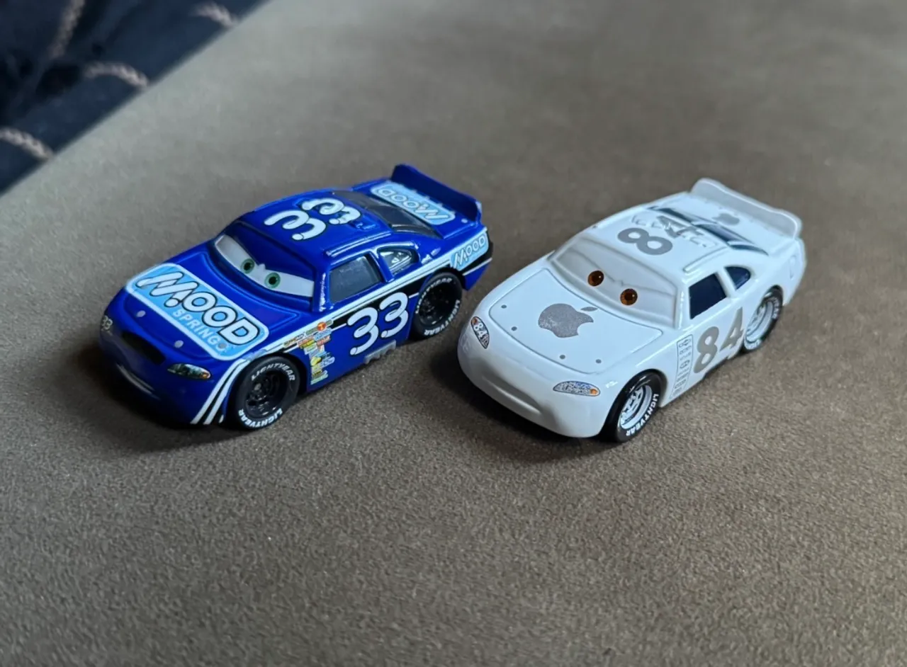Carros Disney pixar Apple CAR 84 (Cars Disney pixar) - Brinquedos