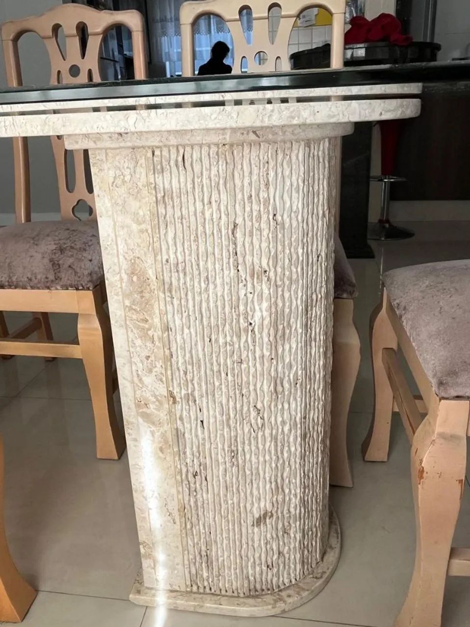 Mesa de vidro com pé de mármore  - Foto 4