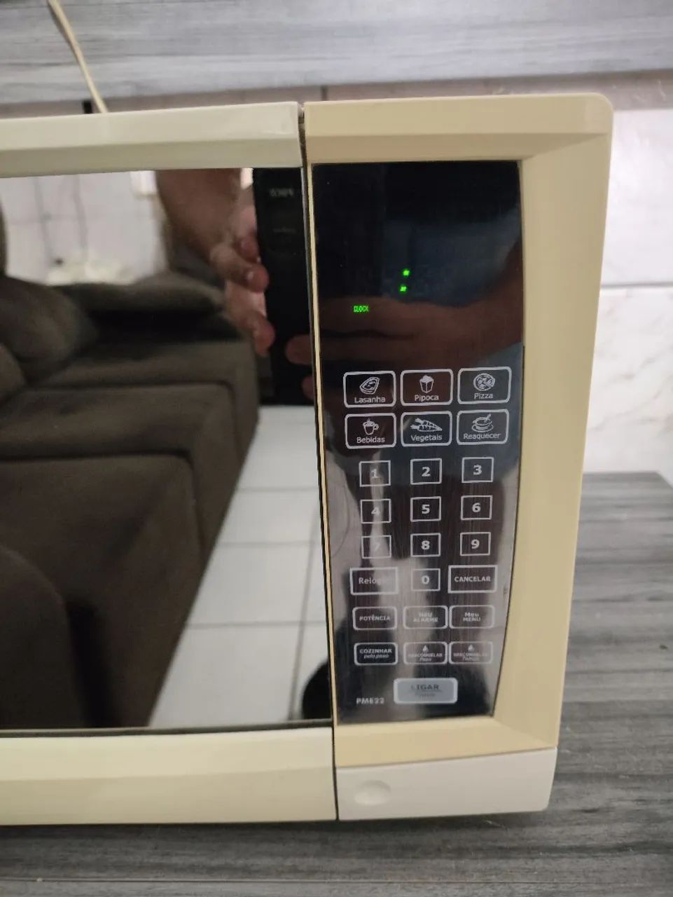 Microondas Philco Espelhado,20 lts, entrego e dou garantia  - Foto 2