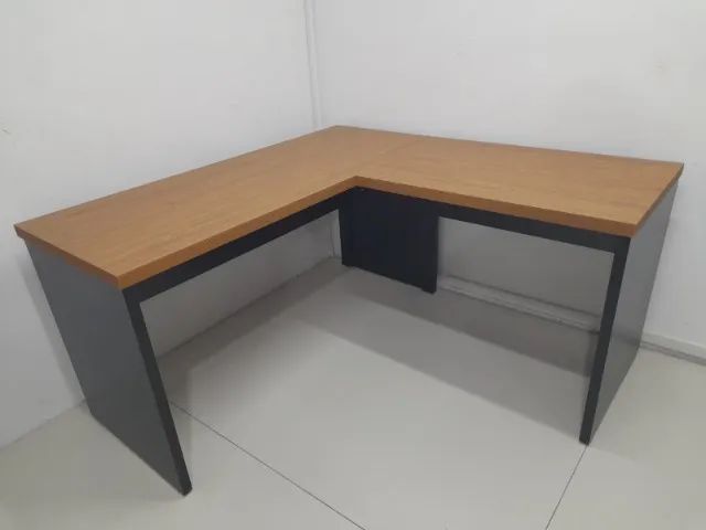 Mesa em L para escritório