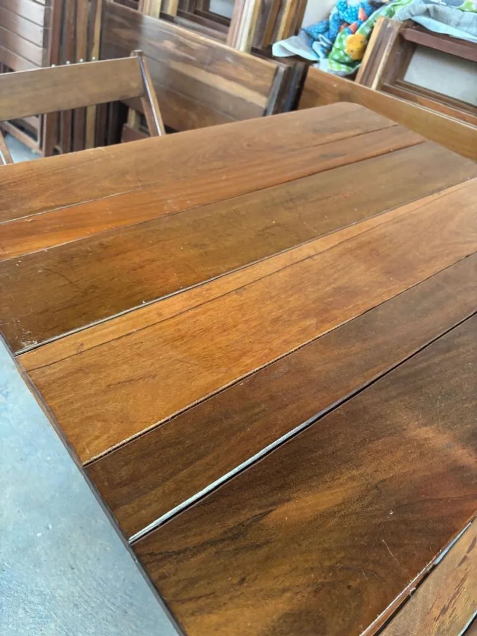 Mesa dobrável de madeira com 4 cadeiras  - Foto 4