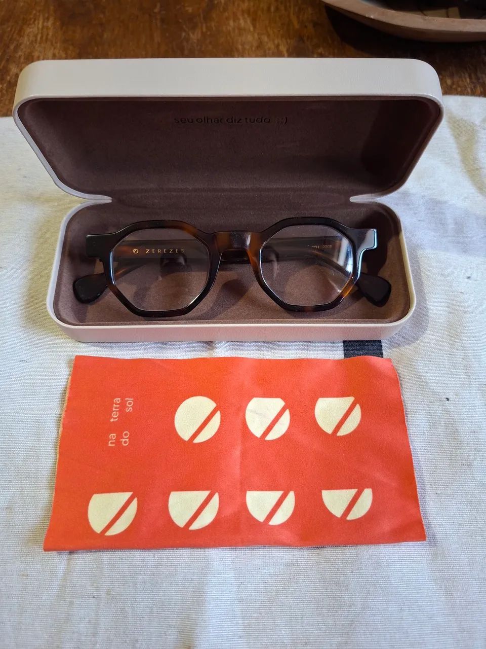 Oculos zerezes
