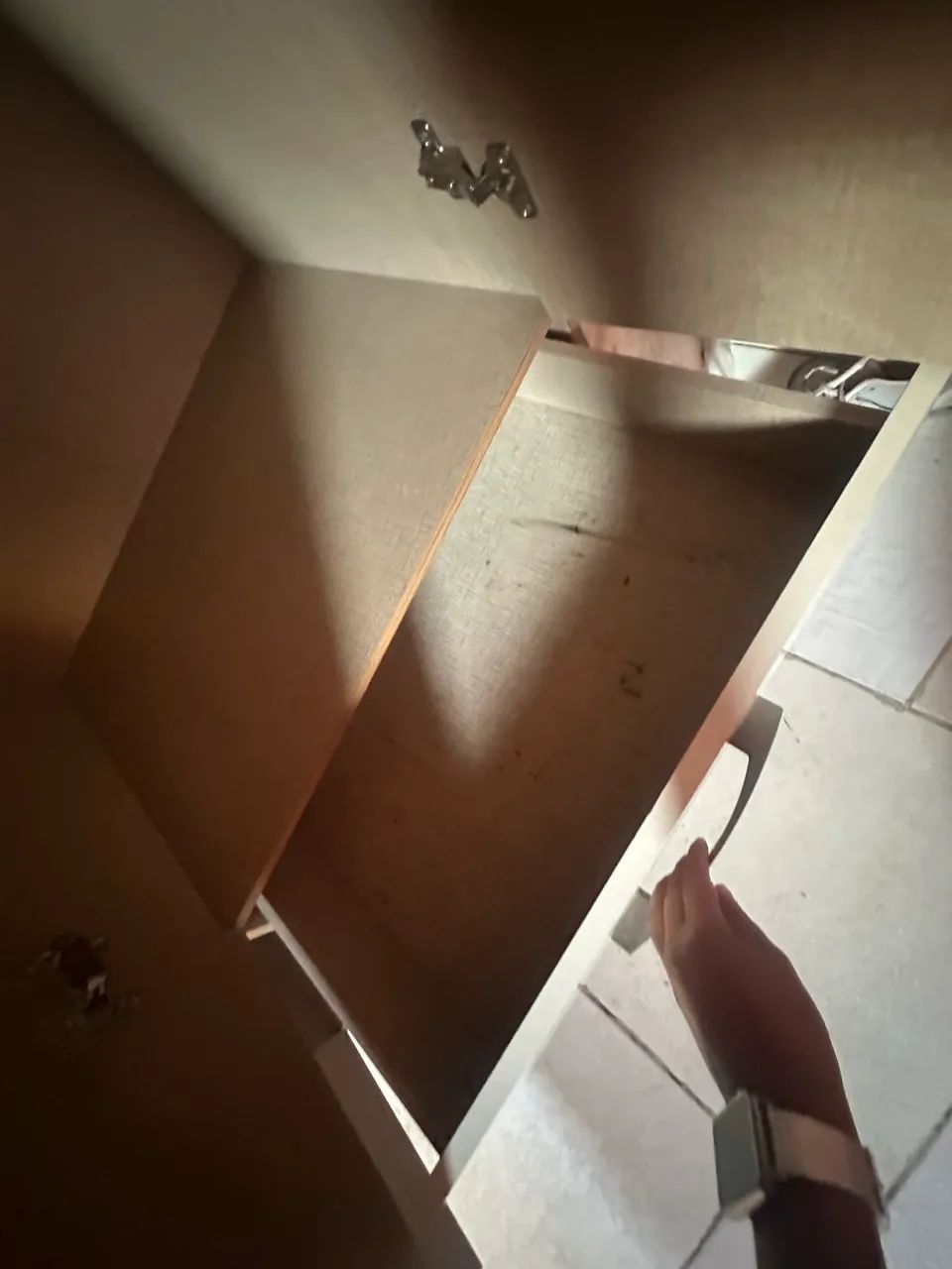 Vende-se Guarda-roupa de solteiro - Foto 3