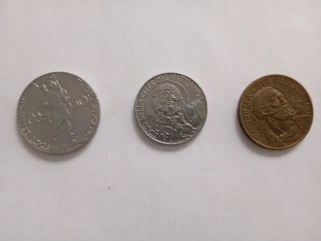 Numismática, moedas, selos, notas antigas.