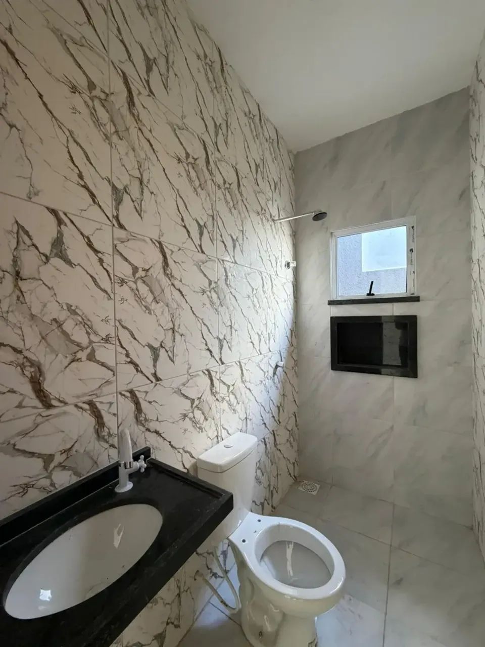 Casa com Quintal | 2 Quartos | V804 - Foto 5