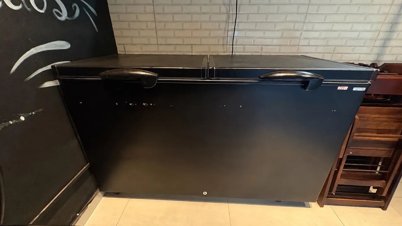 Freezer horizontal preto 