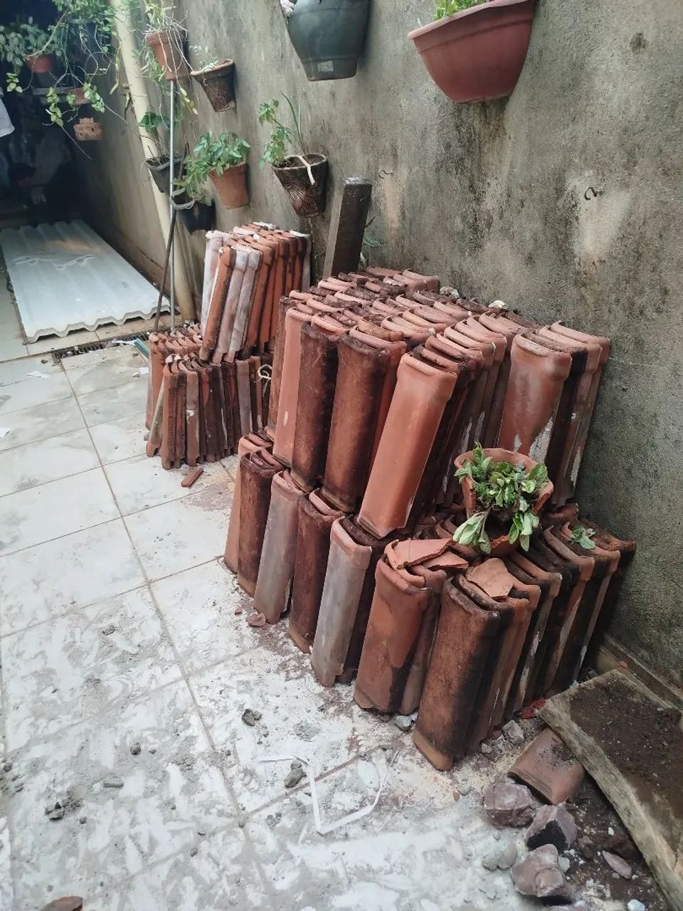 Doação de telhas de barro - Foto 2