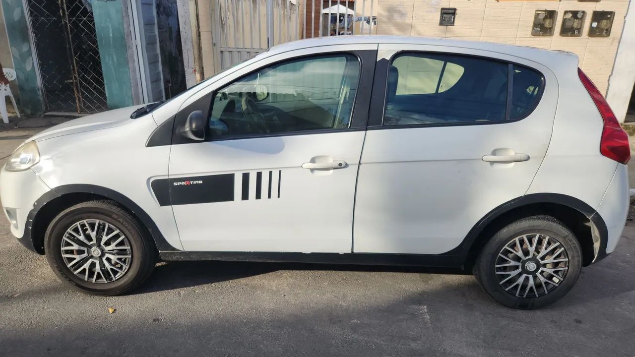 Fiat Palio Attractive 1.0 EVO Fire Flex 8V 5P 2016 - Foto 2