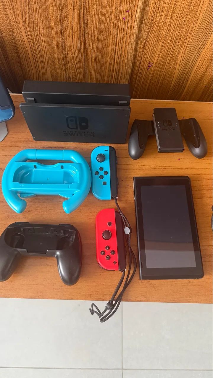 NINTENDO SWITCH - MUITO NOVONA C/CAIXA - Consoles de Vídeo Game