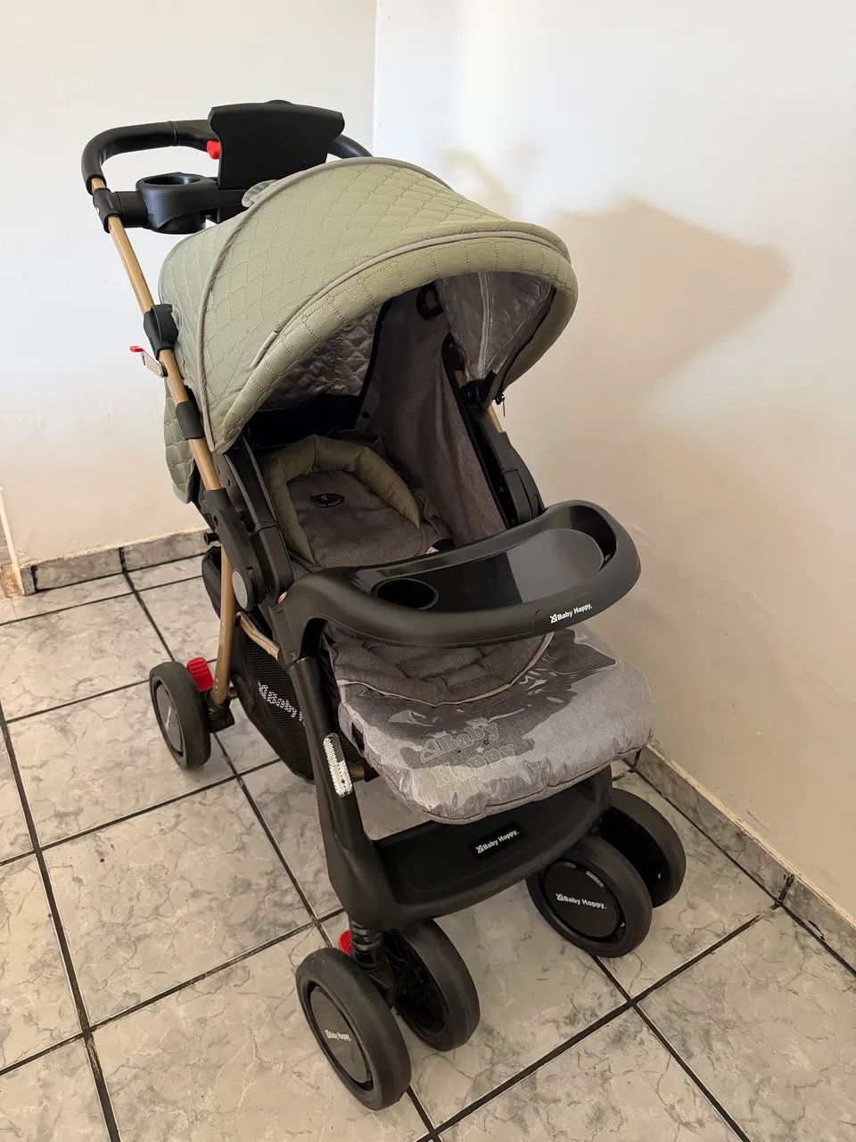 Carrinho de bebê com bebê conforto  - Foto 2