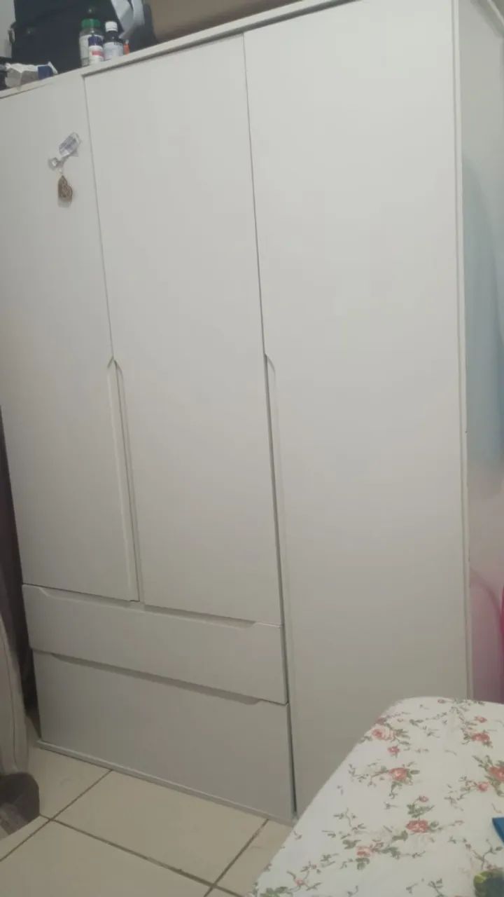 Guarda-roupa solteiro