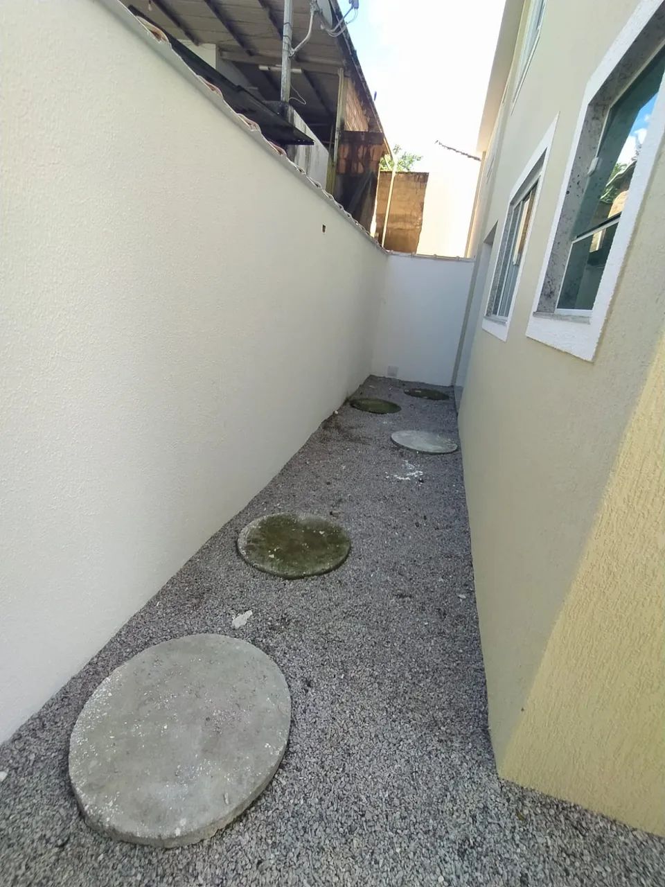 Triplex independente com 3 quartos e próximo do Emissário de Costa Azul em Rio das Ostras  - Foto 5