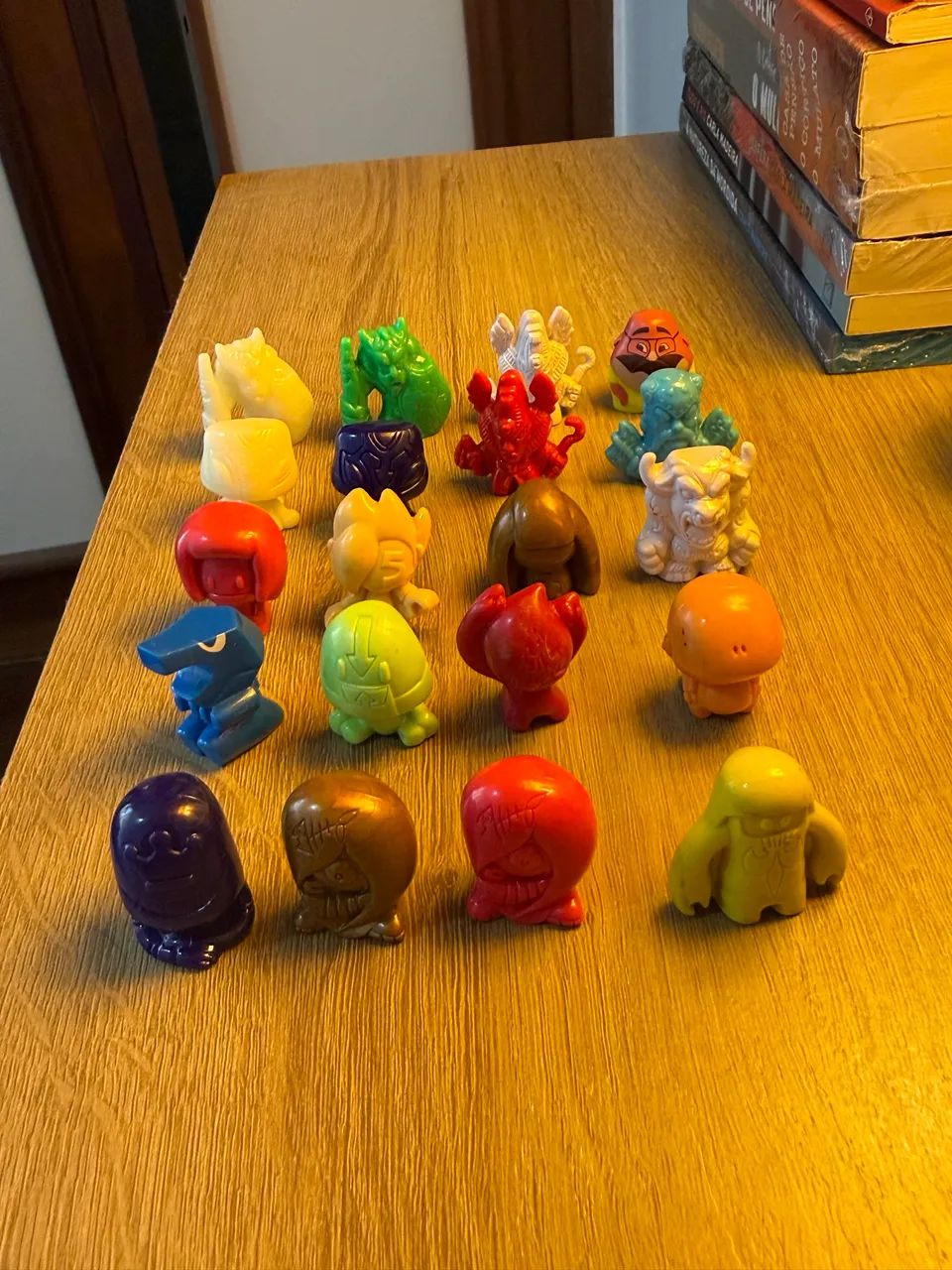 gogos crazy bones lote com 20 bonecos