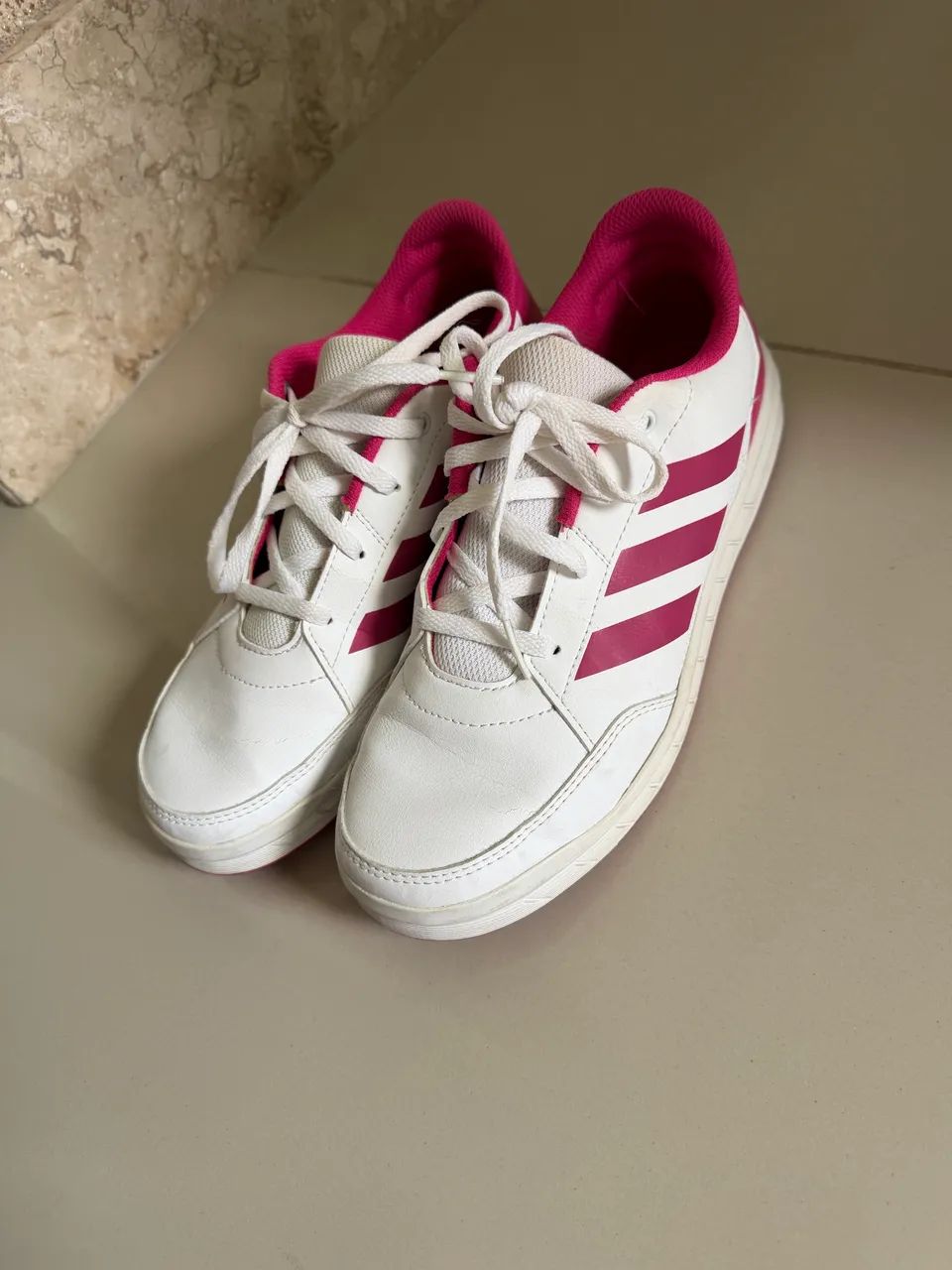Tênis adidas 