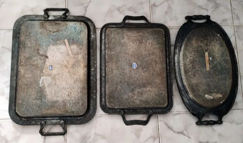 Três Bandejas de Metal com Alça - Foto 2