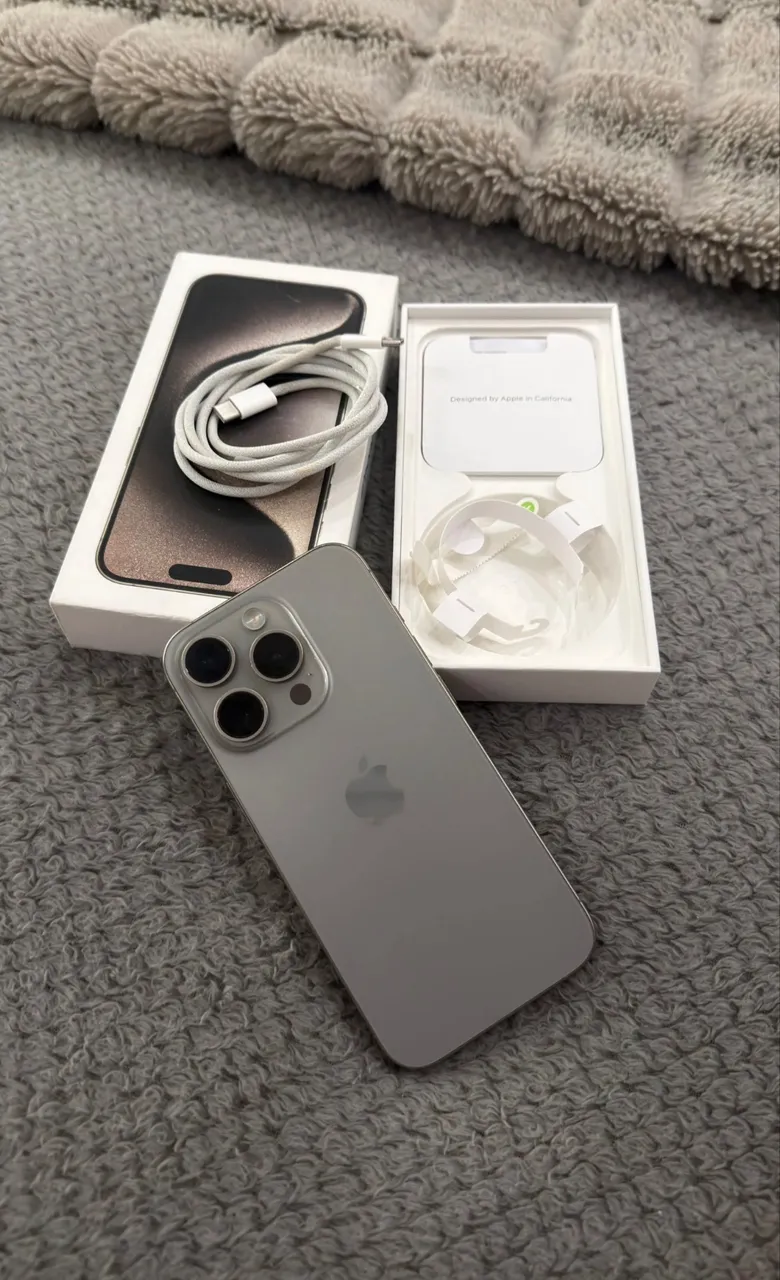 iPhone 16 Pro Max SIMフリー256GB バッテリー94％ Iphone 16 pro Max 256gb - Bateria 94% - Celulares e Smartphones