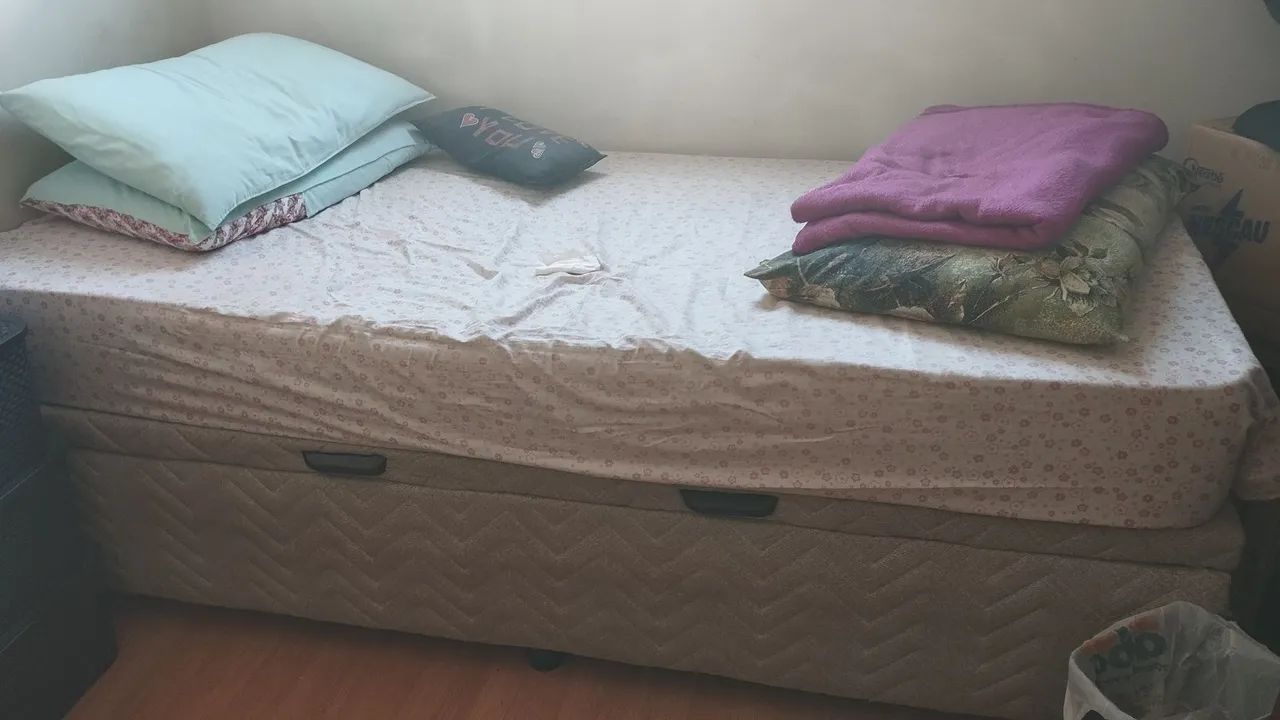Cama Box baú solteiro com colchão 