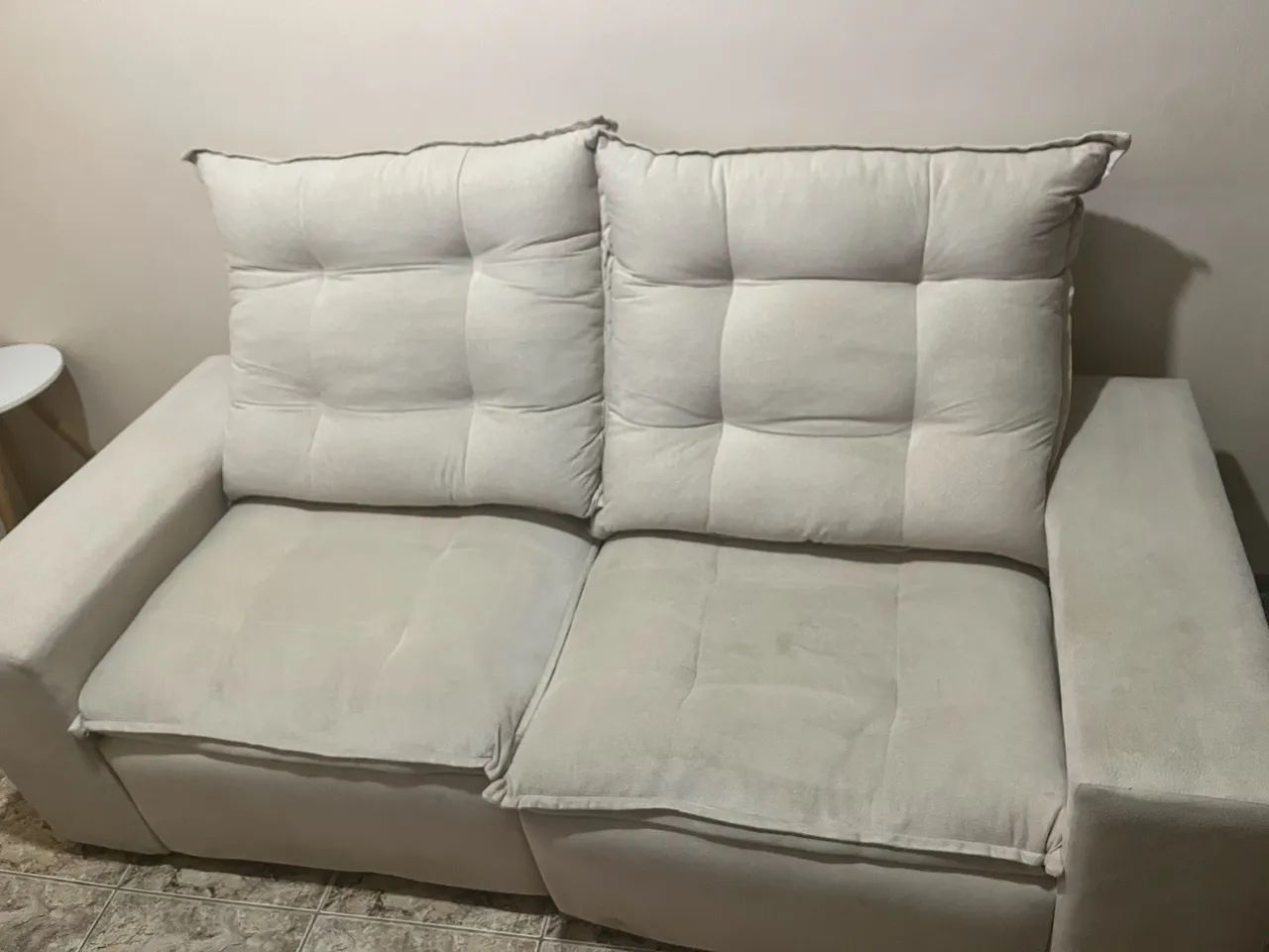 Sofá retrátil e reclinável em suede bipartido 