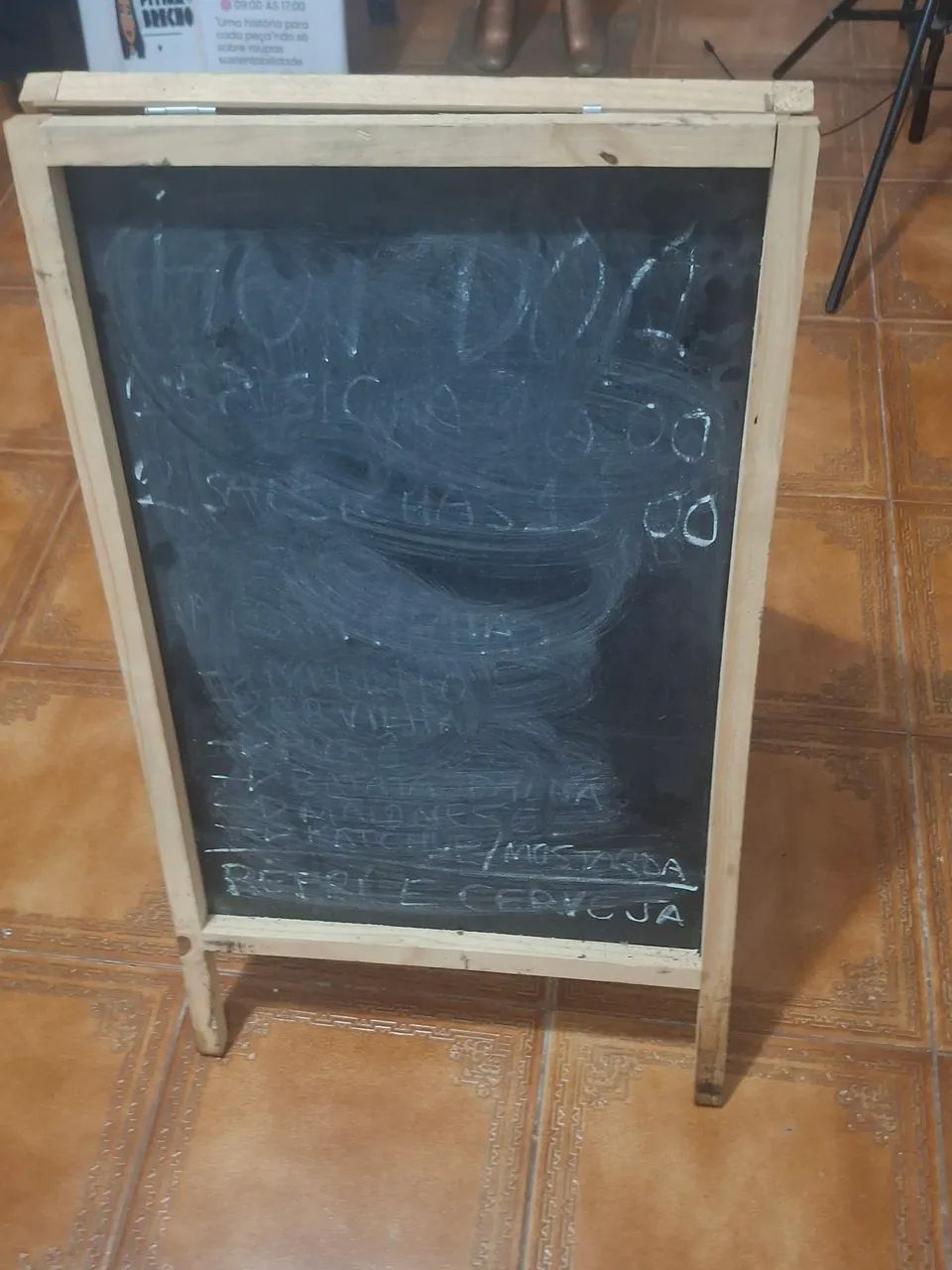 Cavalete duplo lousa para comércios afins  - Foto 2