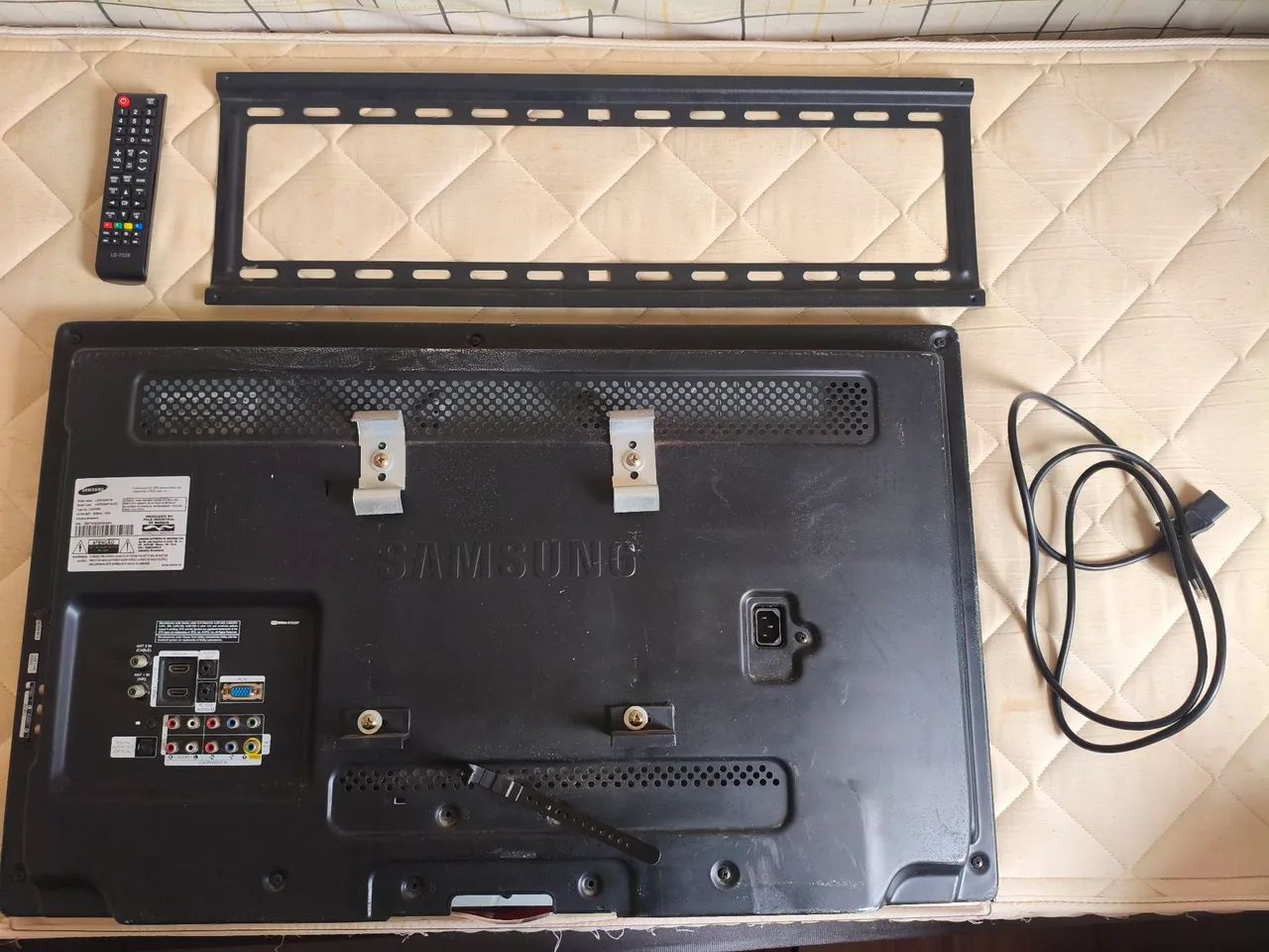 TV Samsung LCD 32" LN32C350F1M - 1 HDMI -  - Foto 2