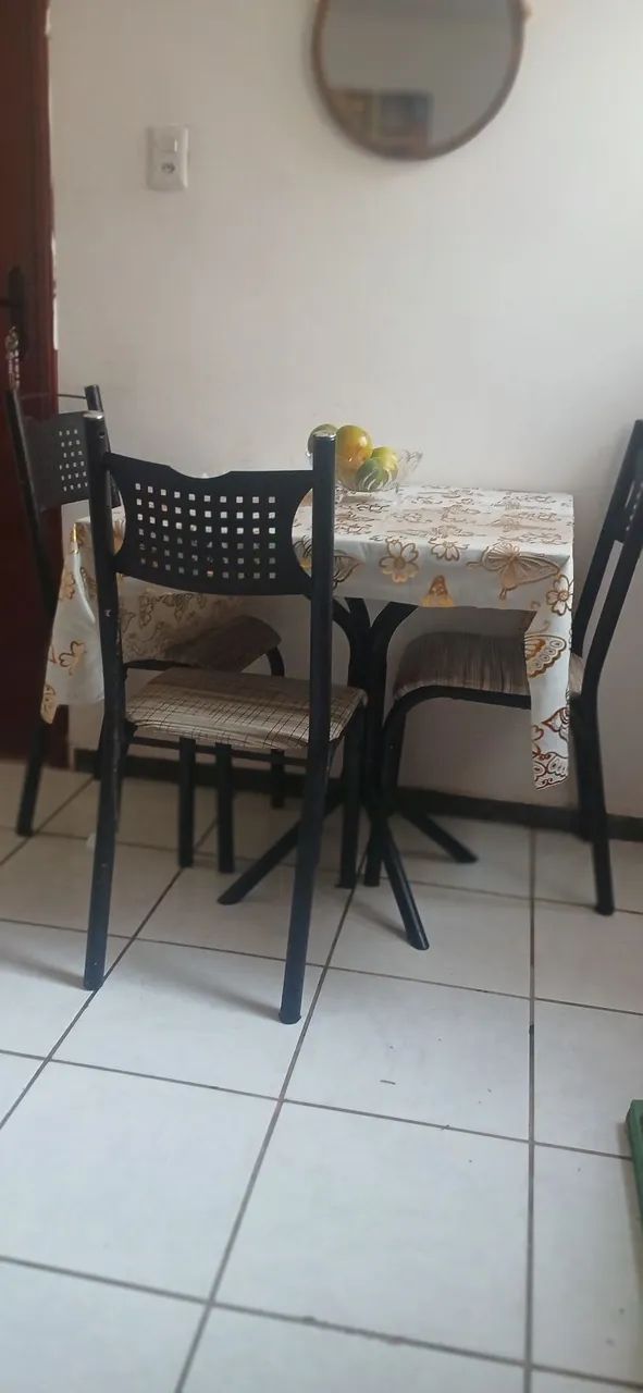 Mesa de mármore comn4 cadeiras 75x75 - Foto 2