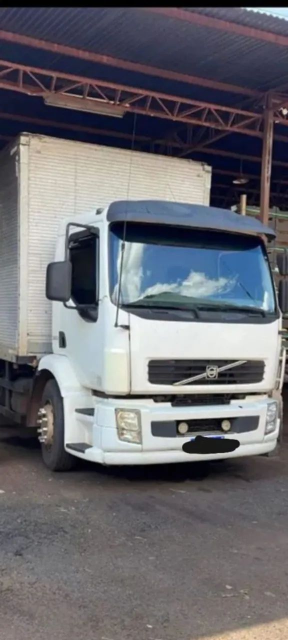 Caminhão toco alongado Vm