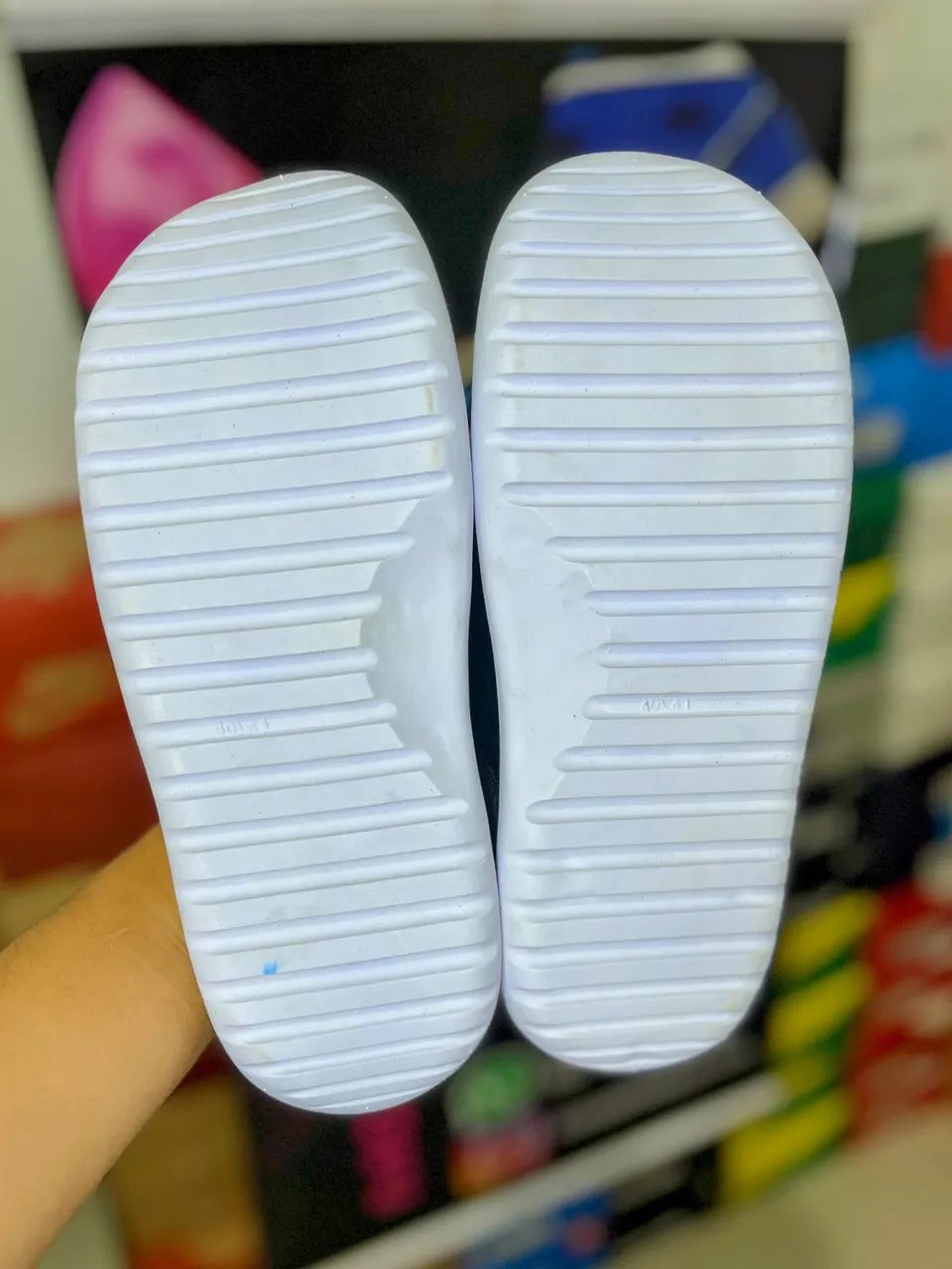 Chinelo preto confortável  - Foto 4