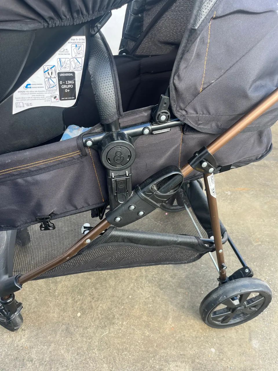 Carrinho de bebê com bebê conforto  - Foto 4