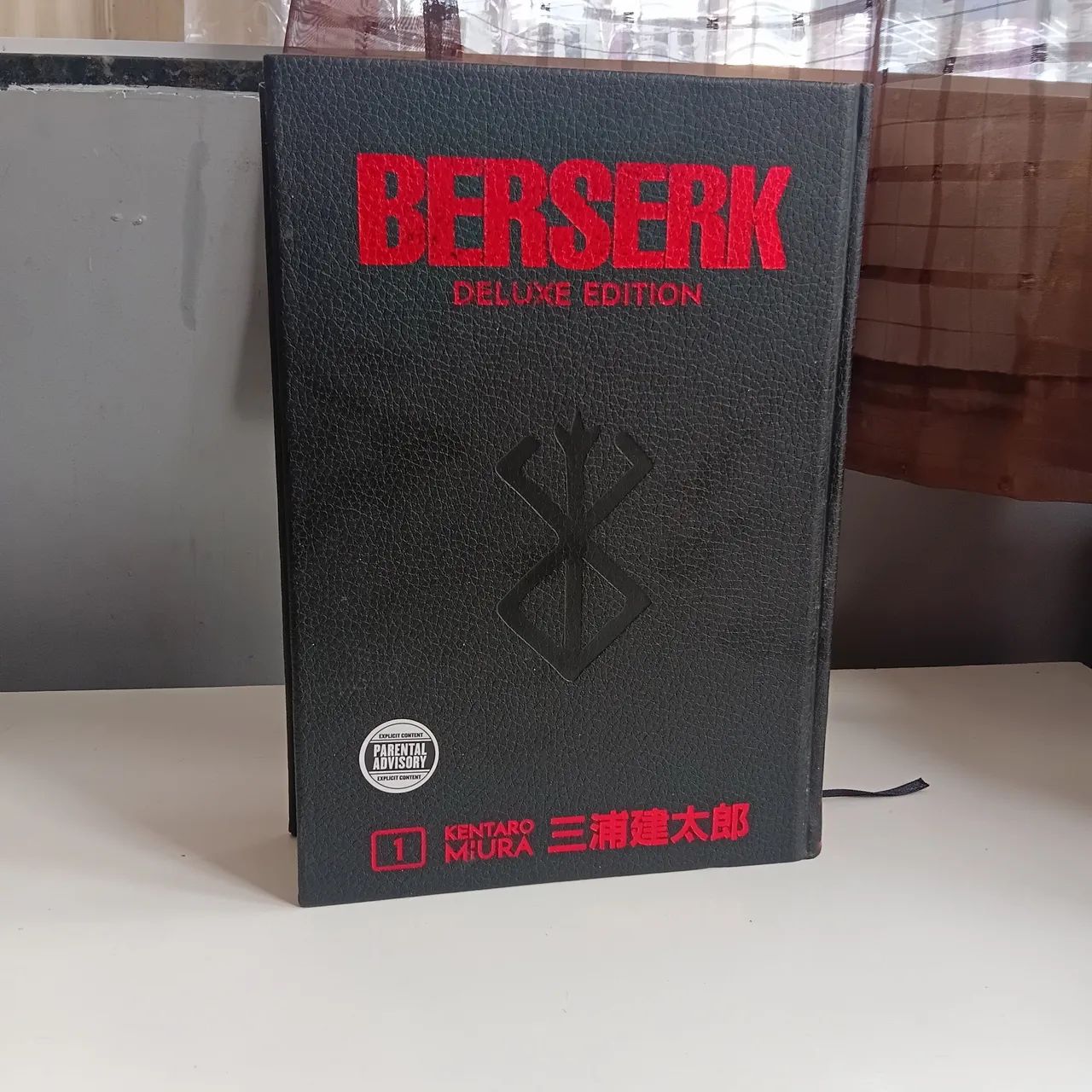 Berserk Deluxe Volume 1