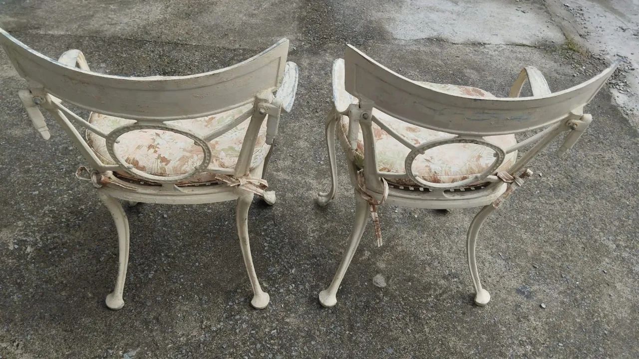 2cadeiras de ferro