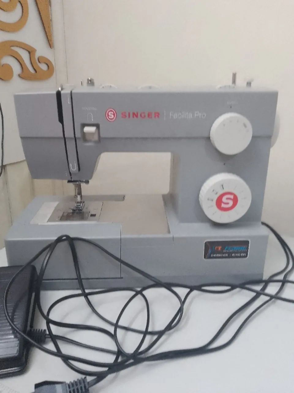 Máquina de costura Singer Facilita Pro 4411 - Foto 2