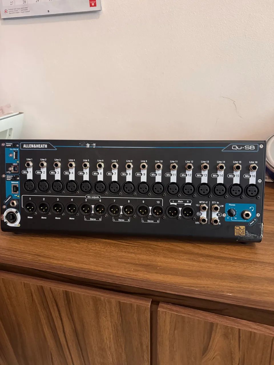 Mesa de Som digital Allen&Heath QU-SB
