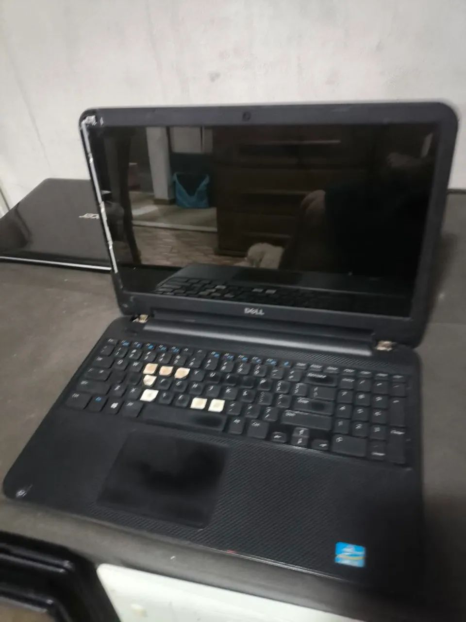 Notebook Dell 15.6 i3 retirada de peças ou pra quem conserta não dá sinal - Foto 4