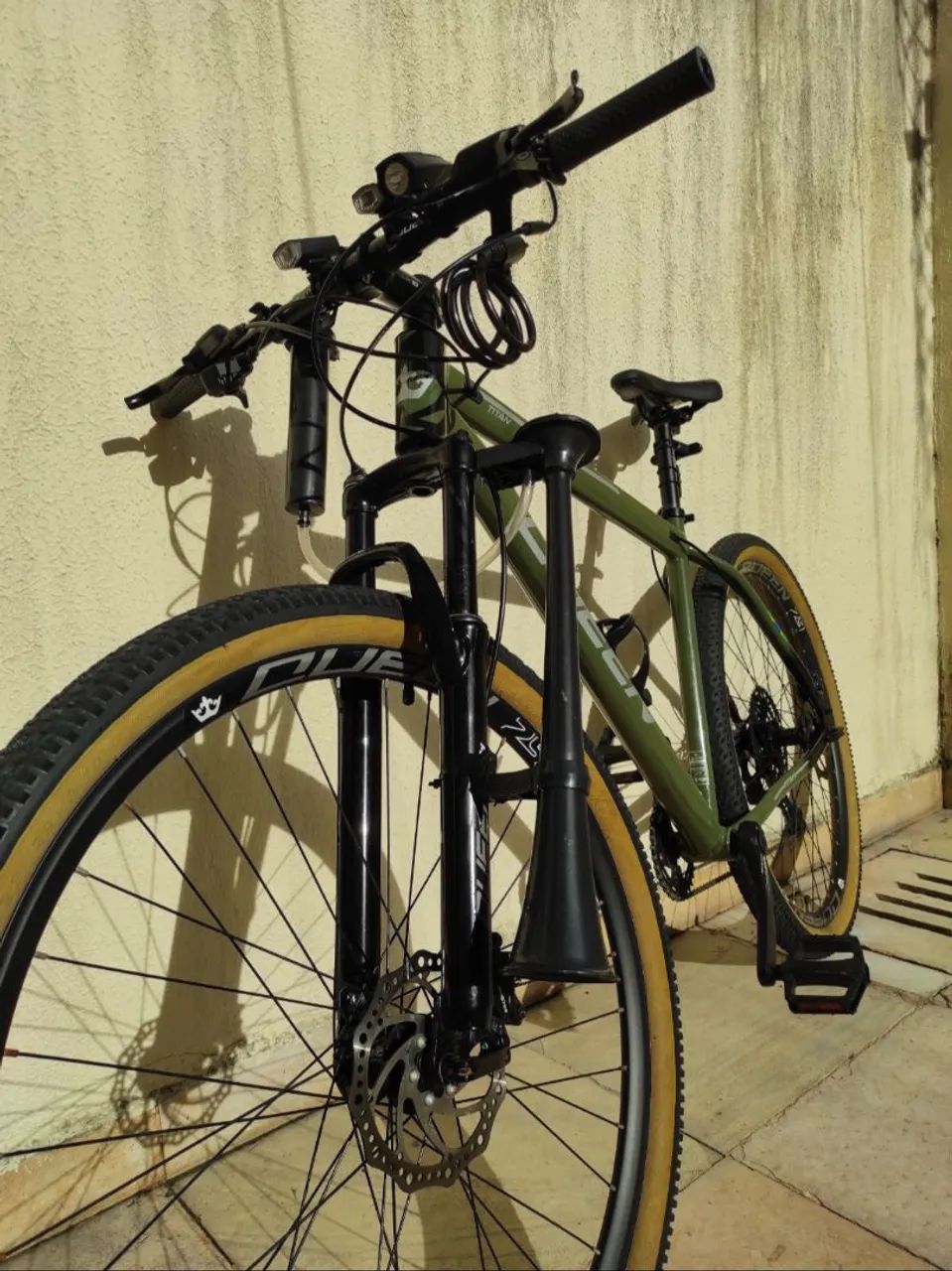 Bicicleta aro 29 semi nova 
